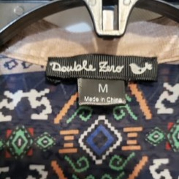 Bonus Jewelry included ‼️Beautiful DOUBLE ZERO pattern Blouse Shirt Belt top - Picture 8 of 9